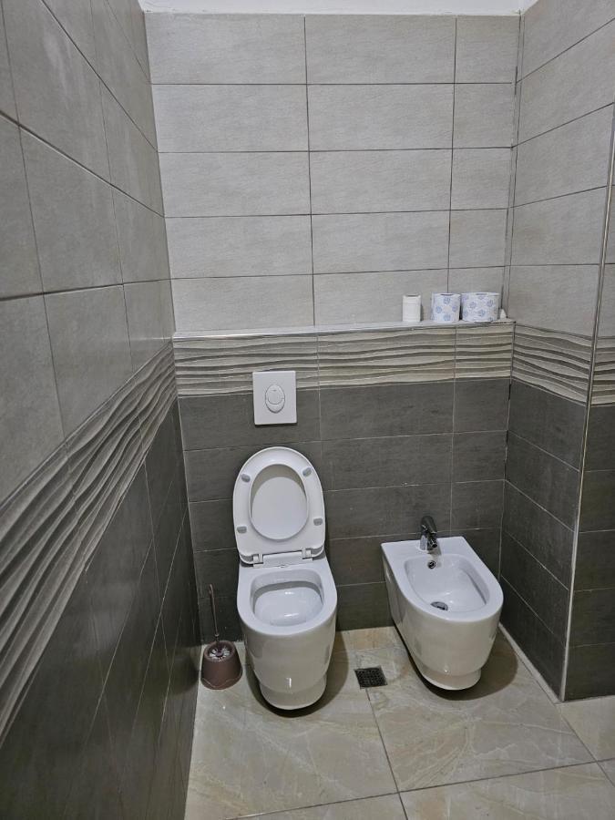 Vela Apartment ดูร์เรส ภายนอก รูปภาพ